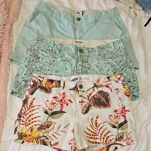 Old Navy Women's Mint and Floral Print Shorts Trio